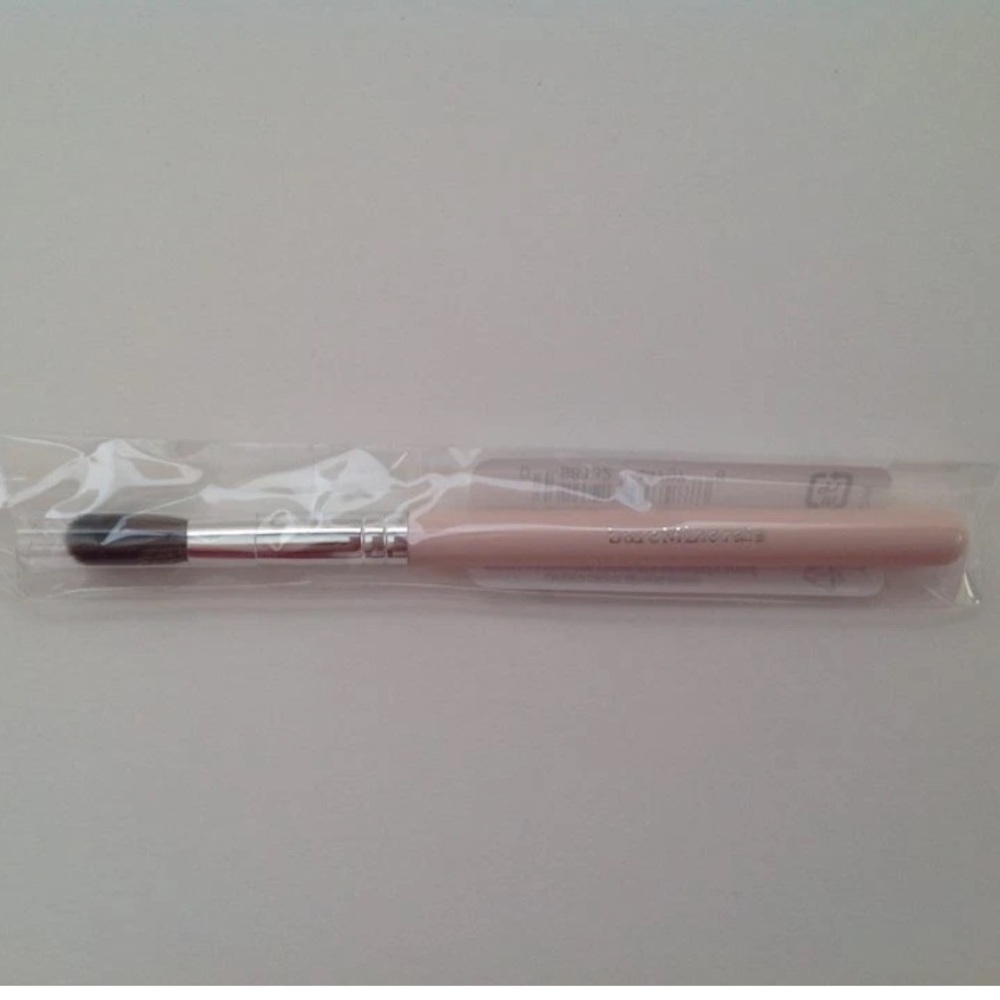 bareMinerals Tapered Crease Defining Brush - Pink Handle - Sealed.
